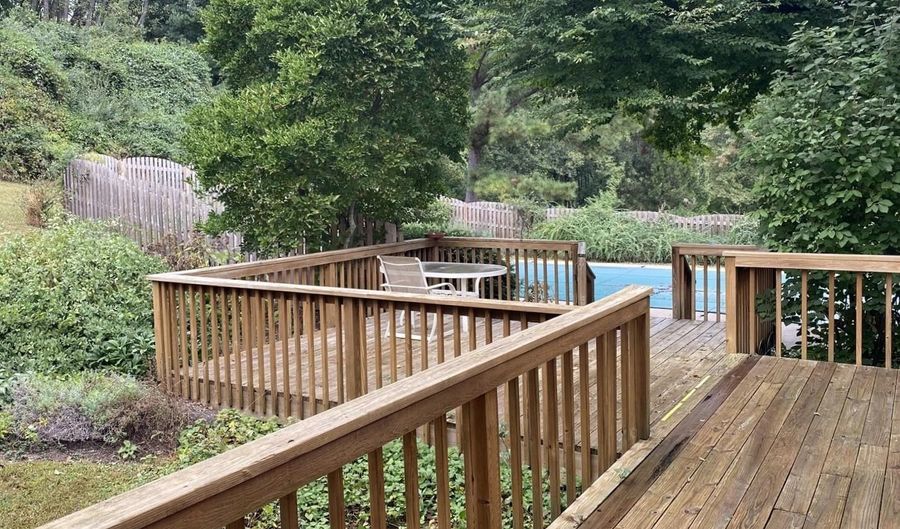 104 HOBSON Dr, Hockessin, DE 19707 - 4 Beds, 3 Bath