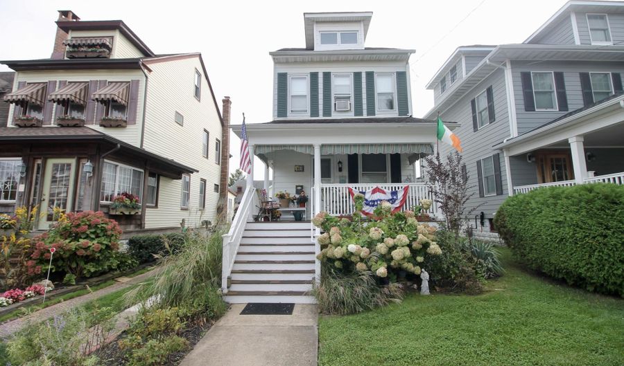 527 8th Ave, Belmar, NJ 07719 - 3 Beds, 2 Bath
