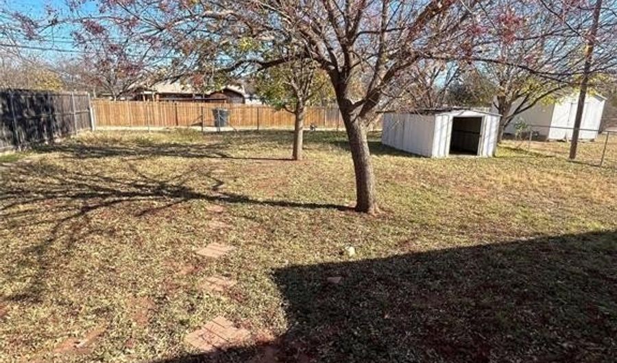 925 Buccaneer, Abilene, TX 79605 - 3 Beds, 1 Bath
