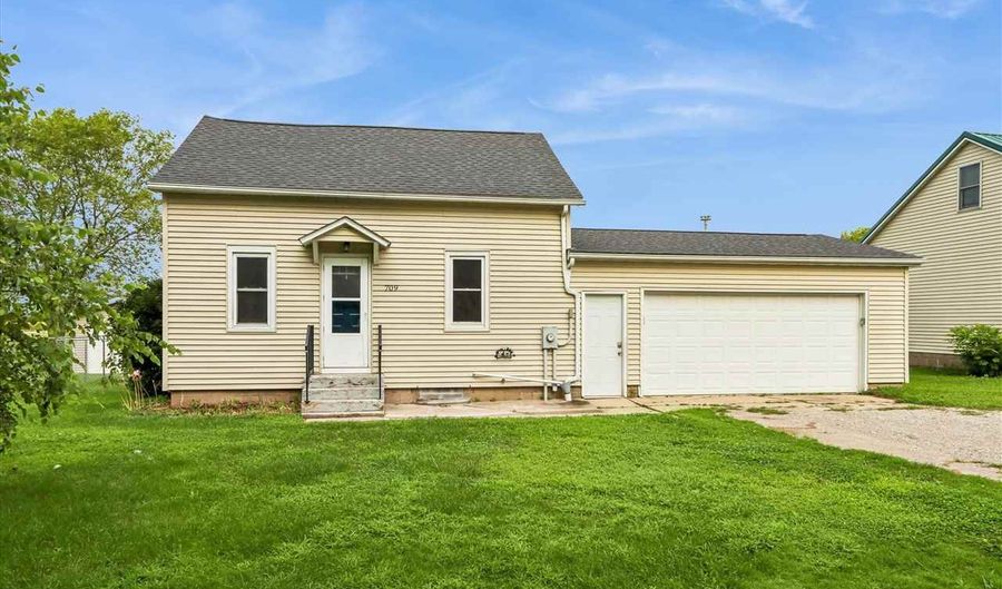 709 12th Ave, Amana, IA 52203 - 3 Beds, 1 Bath