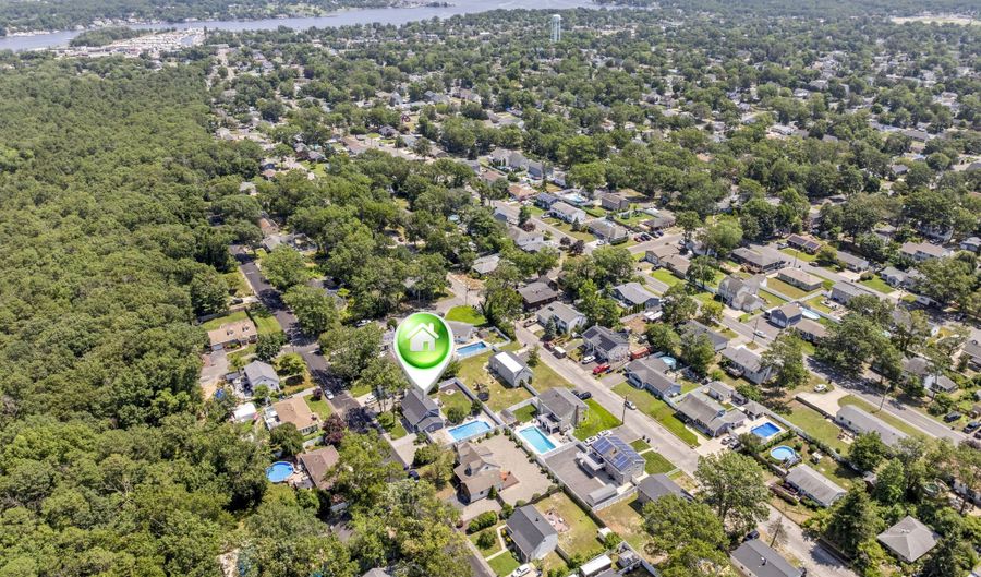 623 Forecastle Ave, Beachwood, NJ 08722 - 4 Beds, 2 Bath