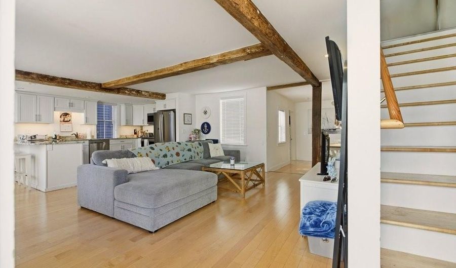 5 Division St, Newport, RI 02840 - 4 Beds, 3 Bath
