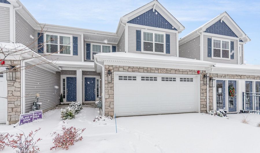 253 Masters Dr, Addison, IL 60101 - 2 Beds, 3 Bath