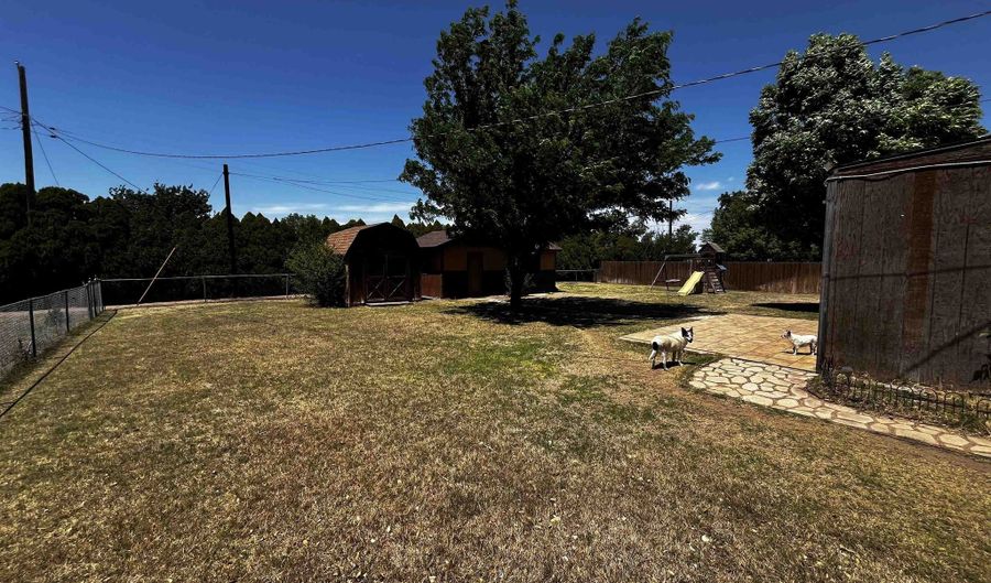405 Avenue Q, Beaver, OK 73932 - 3 Beds, 2 Bath