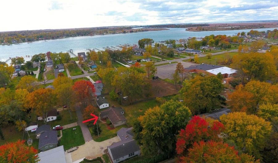 9640 Shady Ln, Algonac, MI 48001 - 3 Beds, 2 Bath