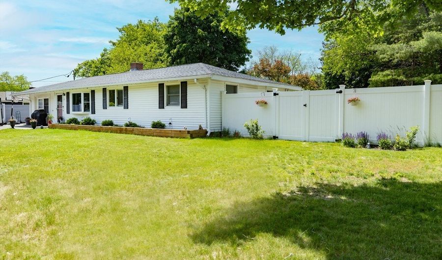 8 Andover Rd, Beverly, MA 01915 - 3 Beds, 2 Bath