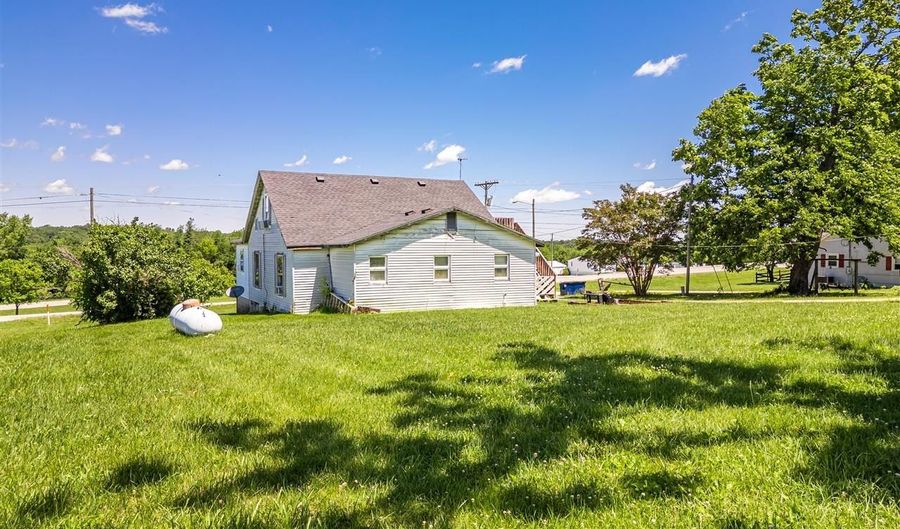 1375 W Main St, Auburn, KY 42206 - 3 Beds, 1 Bath