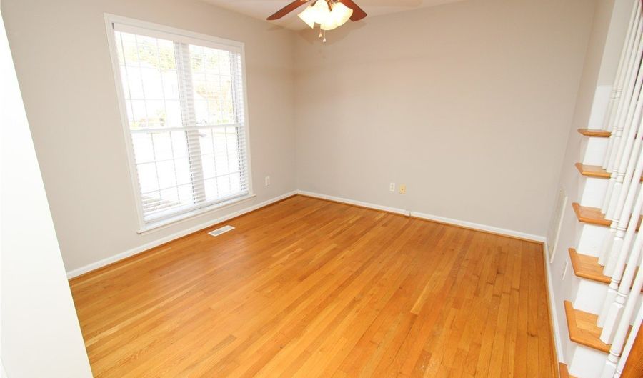 101 Lake Meadow Dr, Apex, NC 27502 - 3 Beds, 3 Bath