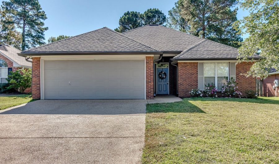 212 Bedford Dr, Brandon, MS 39047 - 3 Beds, 2 Bath