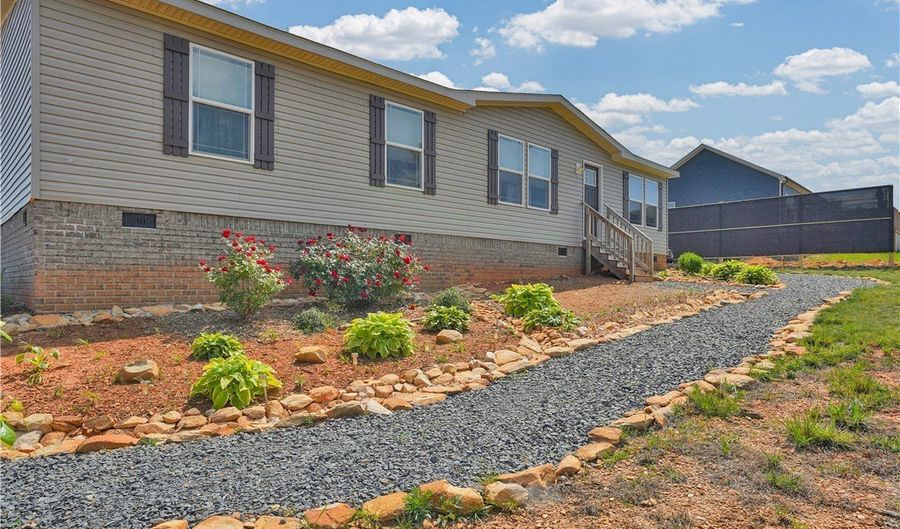 4862 Bramble Berry Ln, Asheboro, NC 27205 - 3 Beds, 2 Bath