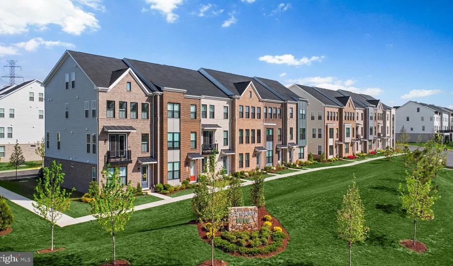 42131 SHINING STAR Sq, Ashburn, VA 20148 - 4 Beds, 5 Bath