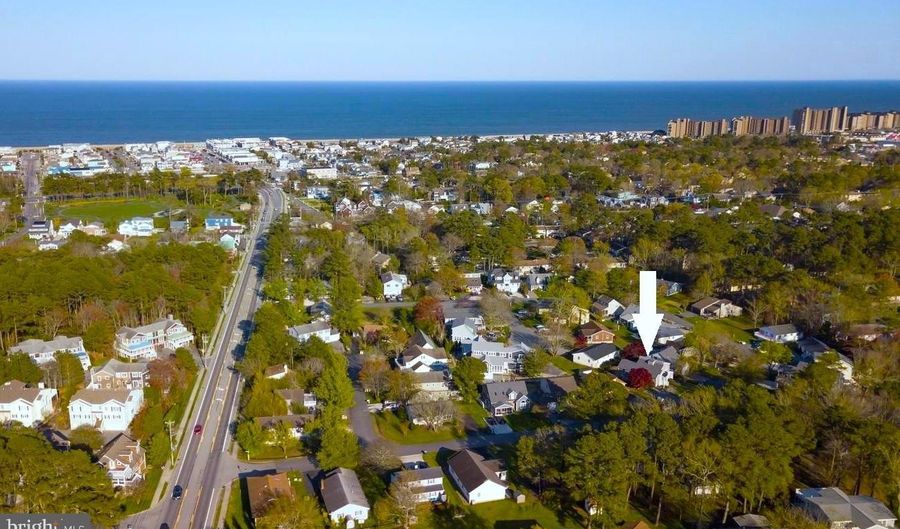 537 CANDLELIGHT Ln, Bethany Beach, DE 19930 - 4 Beds, 3 Bath