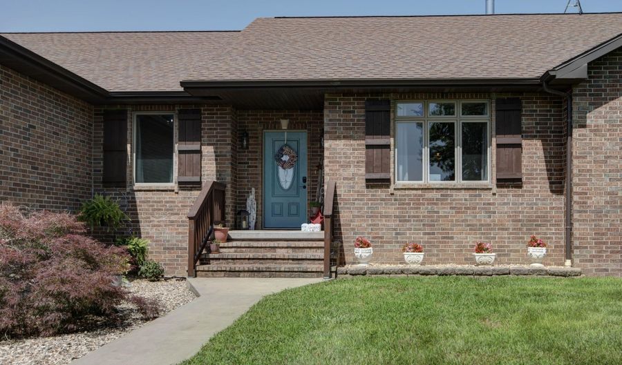 6879 Highway O, Ash Grove, MO 65604 - 4 Beds, 4 Bath