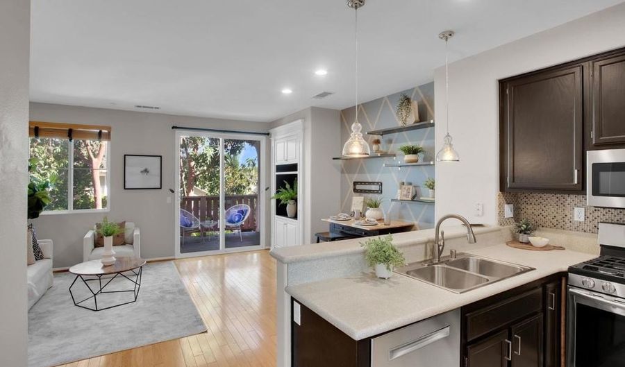 6068 Paseo Salinero, Carlsbad, CA 92009 - 2 Beds, 2 Bath