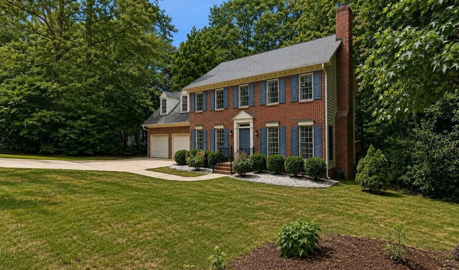 1013 New Chester Ct, Apex, NC 27502 - 4 Beds, 3 Bath