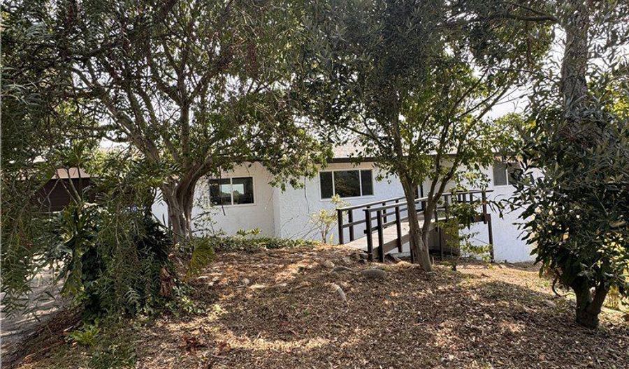 19808 Fortuna Del Este, Escondido, CA 92029 - 5 Beds, 3 Bath