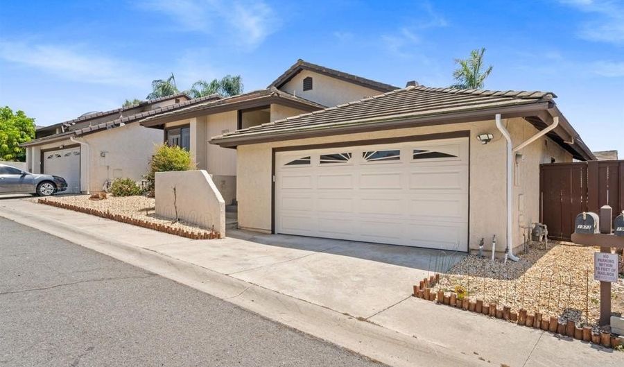 1973 Buckskin, Escondido, CA 92027 - 2 Beds, 2 Bath