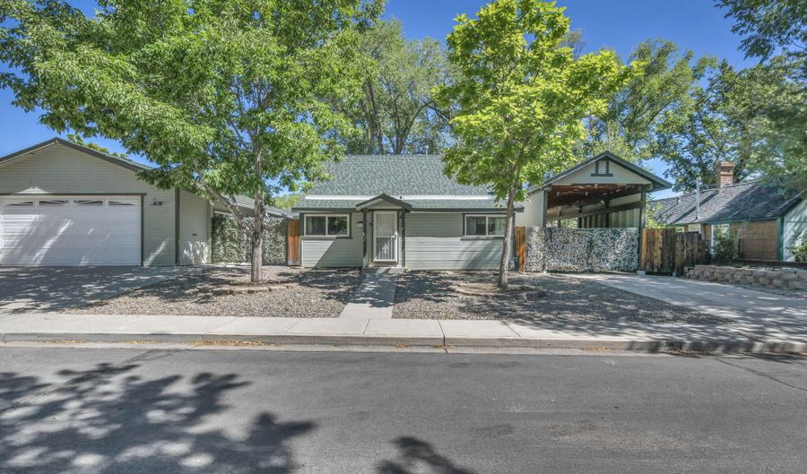 614 W 3rd St, Carson City, NV 89703 - 2 Beds, 3 Bath
