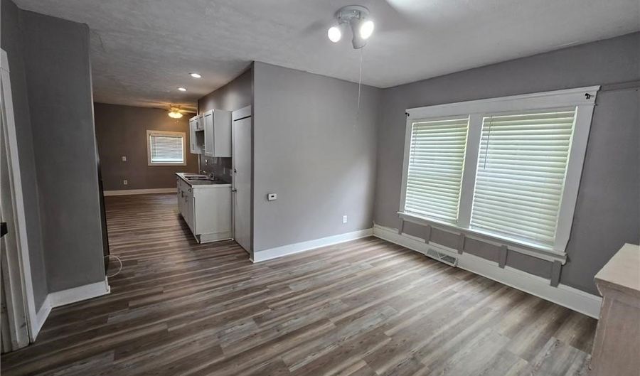 638 Fern St, Akron, OH 44307 - 3 Beds, 1 Bath