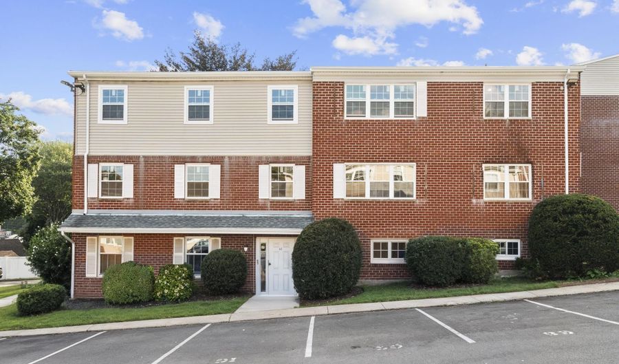 50 Greenhouse Rd 42D, Bridgeport, CT 06606 - 2 Beds, 2 Bath