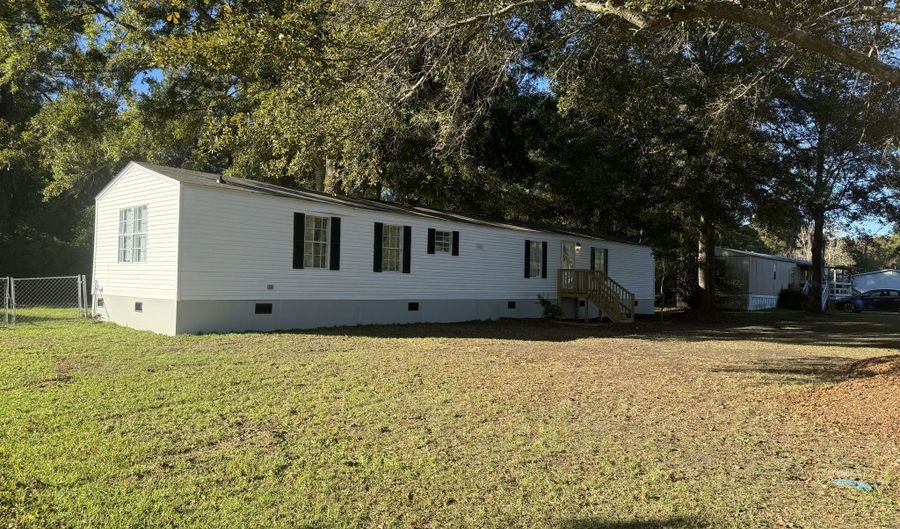 525 Pauline Dr, Bonneau, SC 29431 - 3 Beds, 2 Bath