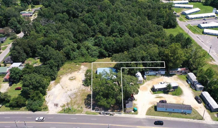 612 N Main St, Atmore, AL 36502 - 0 Beds, 0 Bath