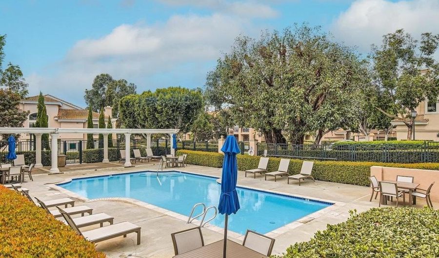 7254 Shoreline Dr 131, San Diego, CA 92122 - 2 Beds, 2 Bath