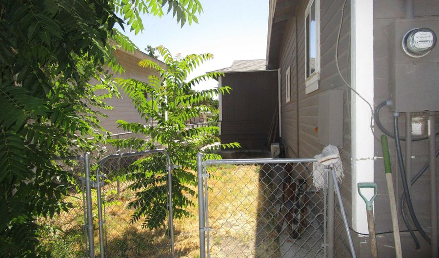 468 S Main St, Fallon, NV 89406 - 3 Beds, 2 Bath