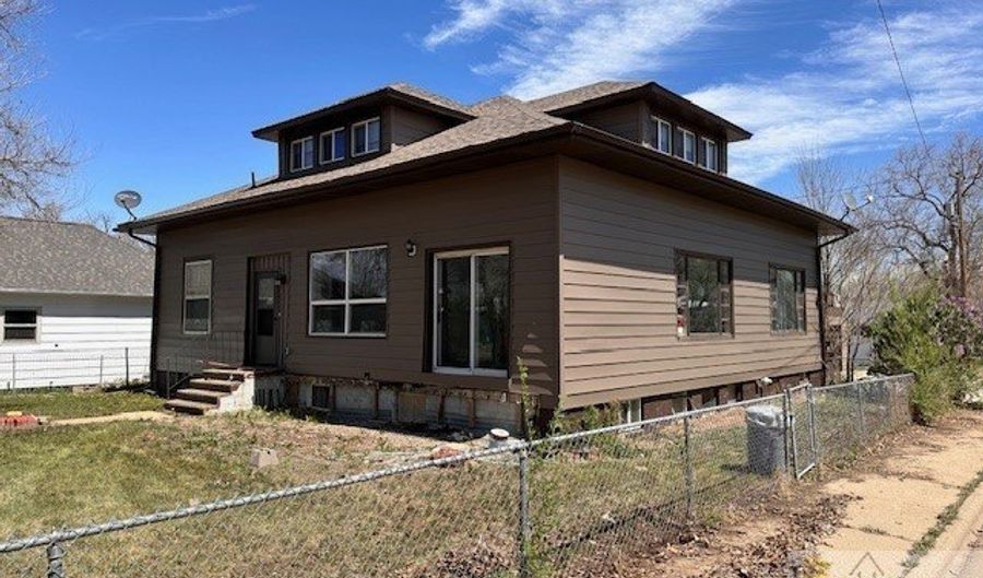 522 S 1st St W, Baker, MT 59313 - 8 Beds, 5 Bath