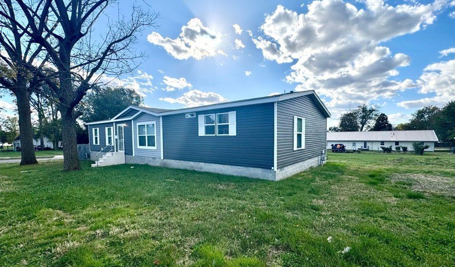 305 Saint Clair St, Bicknell, IN 47512 - 3 Beds, 2 Bath