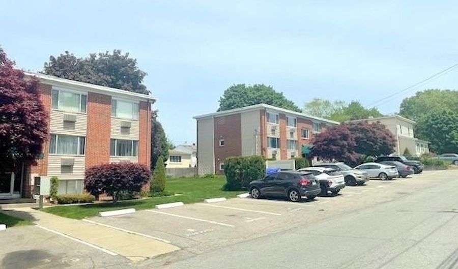 45 Urban Ave 3A, North Providence, RI 02904 - 2 Beds, 1 Bath
