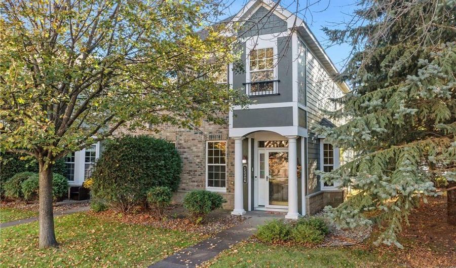 15386 Founders Ln 805, Apple Valley, MN 55124 - 3 Beds, 3 Bath