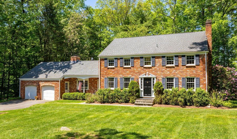 60 Old Wood Rd, Avon, CT 06001 - 4 Beds, 4 Bath