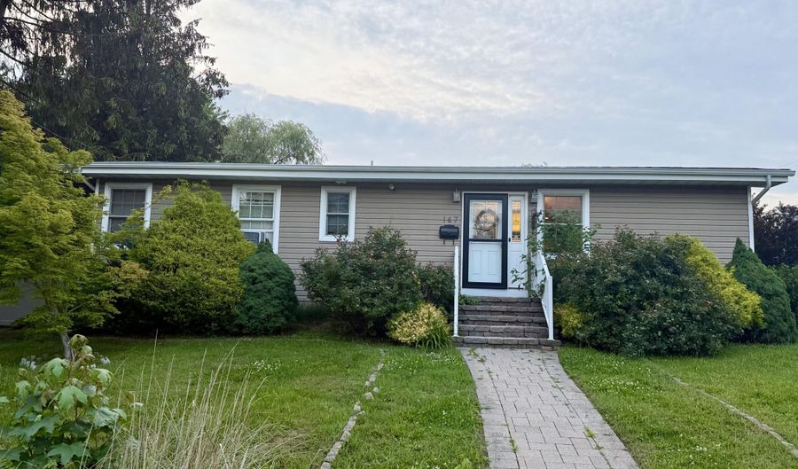 167 Brookside Dr, Belford, NJ 07718 - 4 Beds, 3 Bath