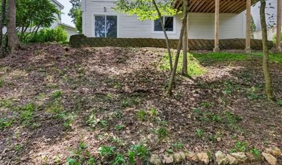 1592 Greenfield Crossing Ct, Ballwin, MO 63021 - 4 Beds, 3 Bath