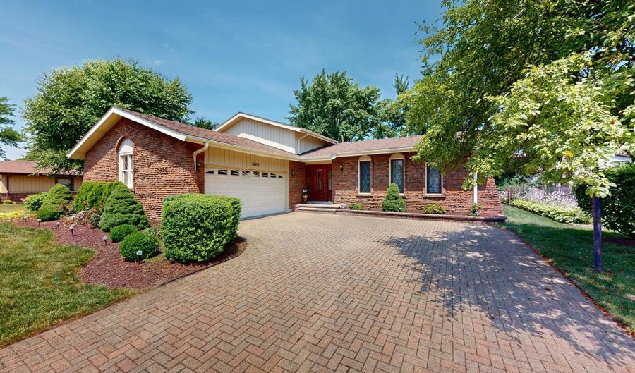 1608 E Crabtree Dr, Arlington Heights, IL 60004 - 3 Beds, 3 Bath