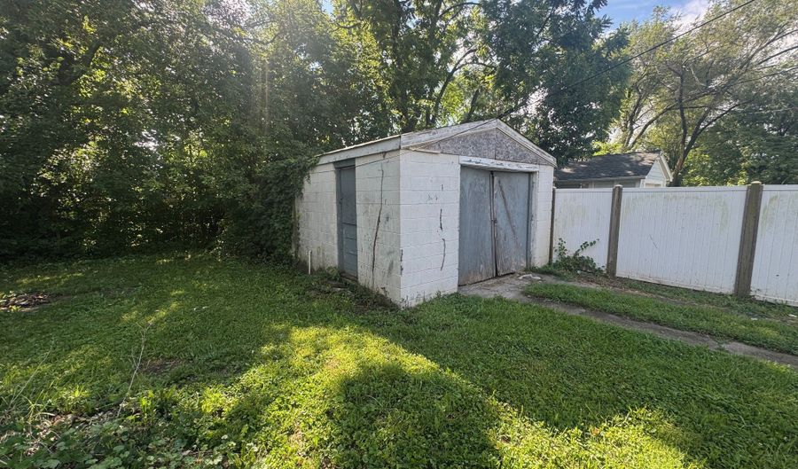 1819 Sharon Ave, Indianapolis, IN 46222 - 4 Beds, 1 Bath