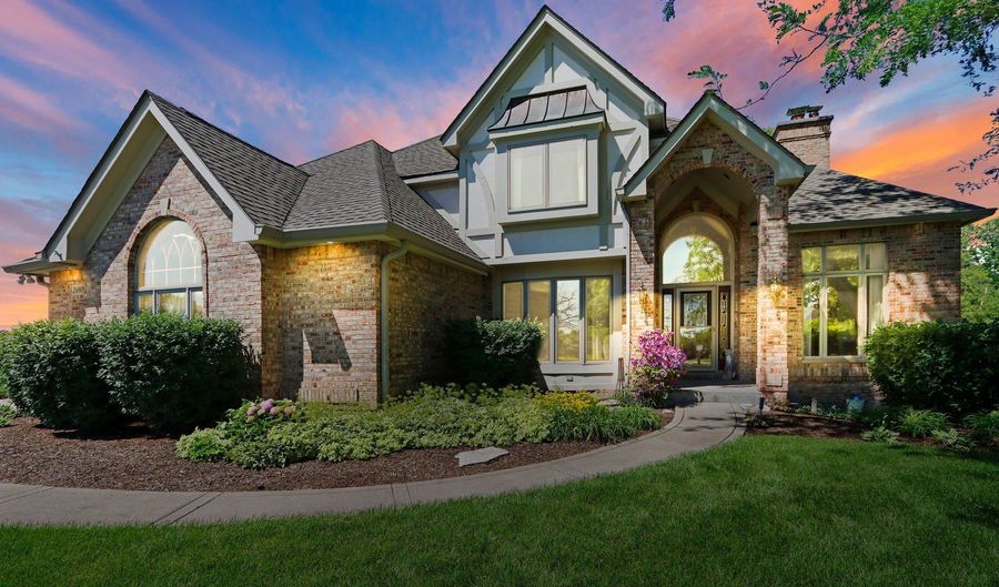 24804 W Nicklaus Way, Antioch, IL 60002 - 5 Beds, 5 Bath