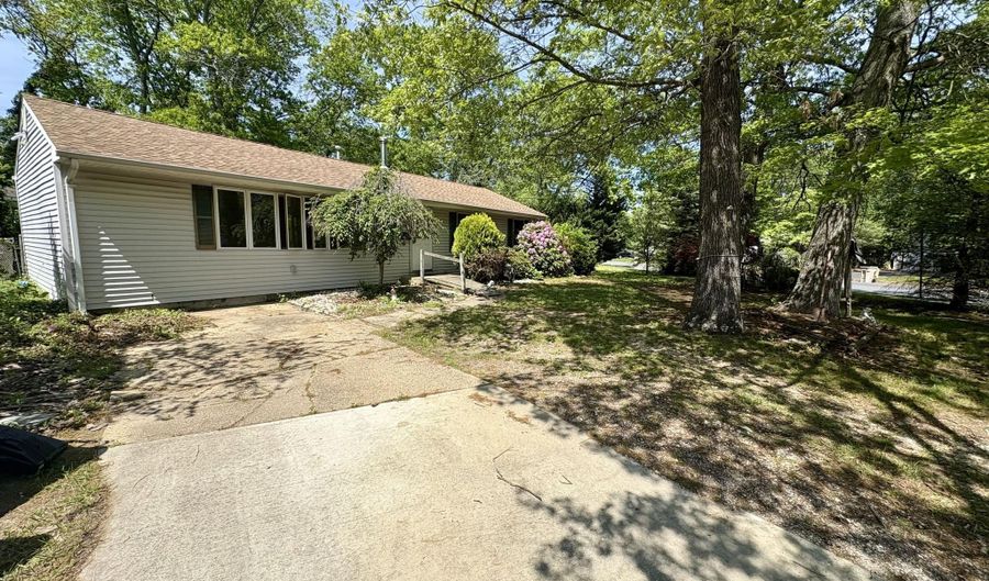 28 Chain Blvd, Bayville, NJ 08721 - 3 Beds, 1 Bath