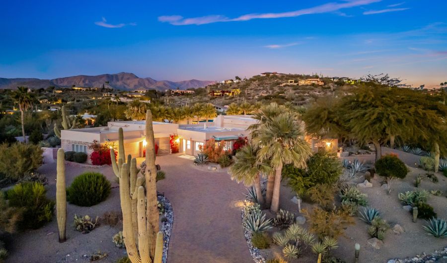 7468 E STAGECOACH Pass, Carefree, AZ 85377 - 4 Beds, 5 Bath