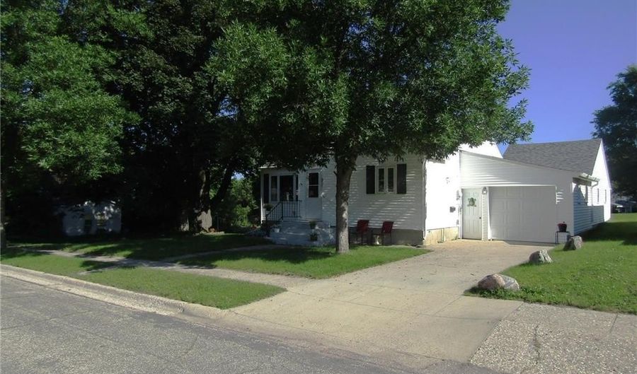 231 E Sorenson Ave, Appleton, MN 56208 - 2 Beds, 2 Bath