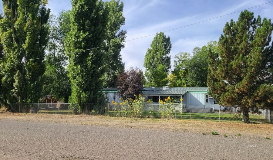 1121 Cedar St, Carlin, NV 89822 - 2 Beds, 1 Bath