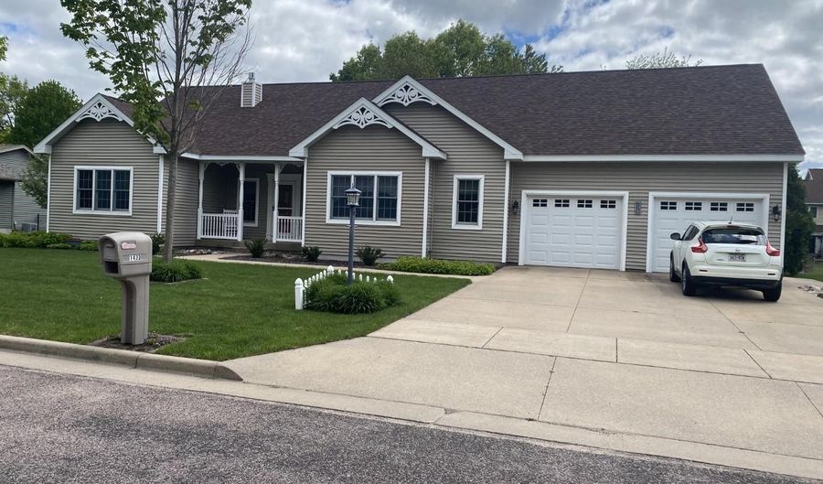 1430 SHERWOOD Ct, Wisconsin Rapids, WI 54494 - 4 Beds, 3 Bath