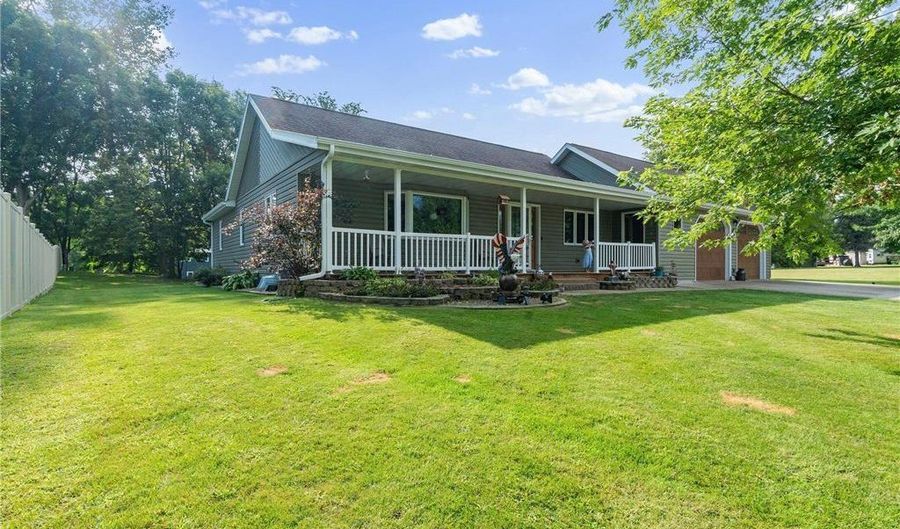 901 Geneva Dr, Alexandria, MN 56308 - 4 Beds, 3 Bath