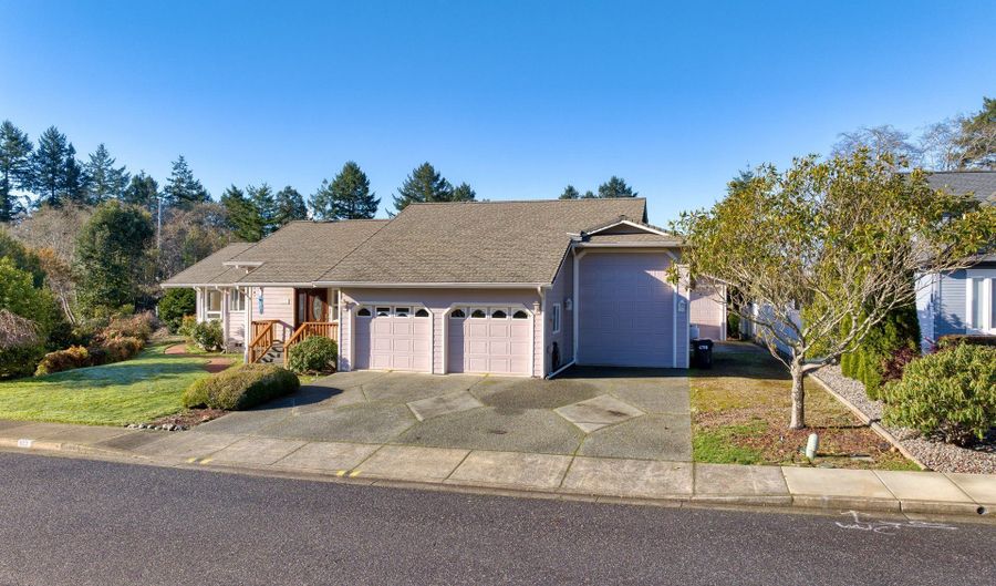 922 TIMBERLINE Dr, Brookings, OR 97415 - 3 Beds, 2 Bath