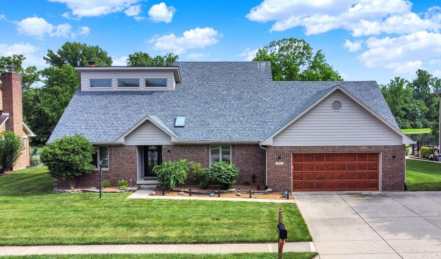 369 Rodeo Dr, Indianapolis, IN 46217 - 3 Beds, 3 Bath