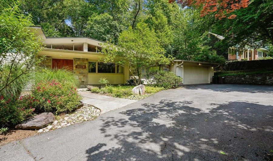 9009 CHARRED OAK Dr, Bethesda, MD 20817 - 5 Beds, 4 Bath