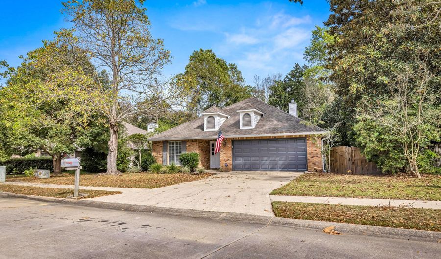 932 Bluff Rdg, Biloxi, MS 39532 - 3 Beds, 2 Bath