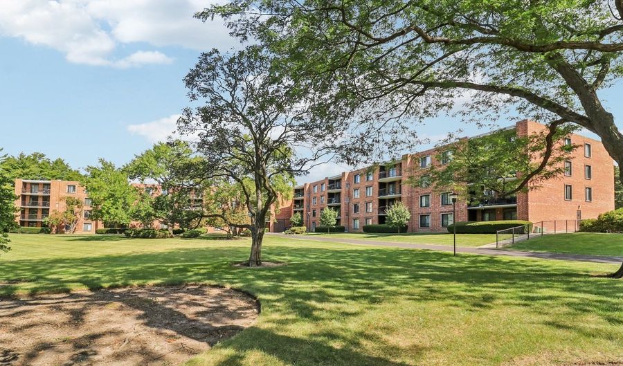 1405 E Central Rd 122C, Arlington Heights, IL 60005 - 3 Beds, 2 Bath