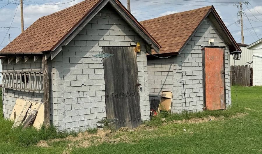 418 Hunt St, Alva, OK 73717 - 3 Beds, 2 Bath